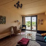 Uelis-stoeckli-gaestezimmer Auf Bauernhof Mit Billiard Und Alpakatrekking Farm stay Meikirch