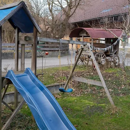 Uelis-stoeckli-gaestezimmer Auf Bauernhof Mit Billiard Und Alpakatrekking Farm stay Meikirch