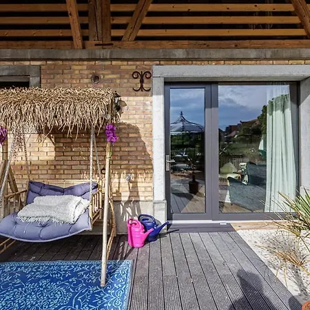 Uelis-stoeckli-gaestezimmer Auf Bauernhof Mit Billiard Und Alpakatrekking בית חווה Meikirch