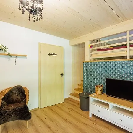 Uelis-stoeckli-gaestezimmer Auf Bauernhof Mit Wellness, Billiard Und Alpakatrekking