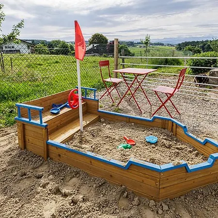 Фермерский дом Uelis-stoeckli-gaestezimmer Auf Bauernhof Mit Billiard Und Alpakatrekking Meikirch