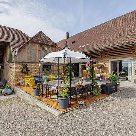 Uelis-stoeckli-gaestezimmer Auf Bauernhof Mit Billiard Und Alpakatrekking Meikirch