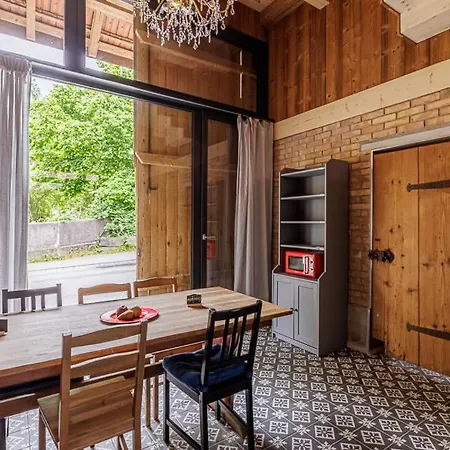Uelis-stoeckli-gaestezimmer Auf Bauernhof Mit Billiard Und Alpakatrekking בית חווה