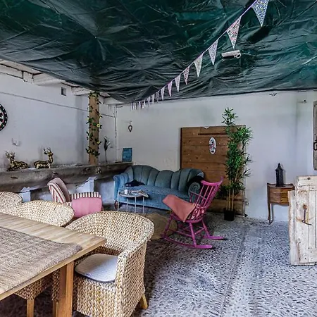 Uelis-stoeckli-gaestezimmer Auf Bauernhof Mit Billiard Und Alpakatrekking * Meikirch