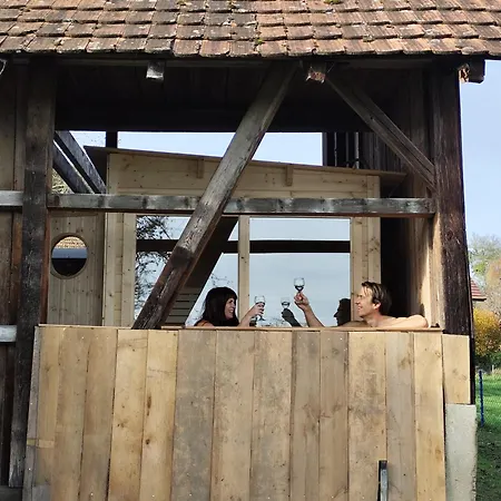 Vakantieboerderij Uelis-stoeckli-gaestezimmer Auf Bauernhof Mit Billiard Und Alpakatrekking