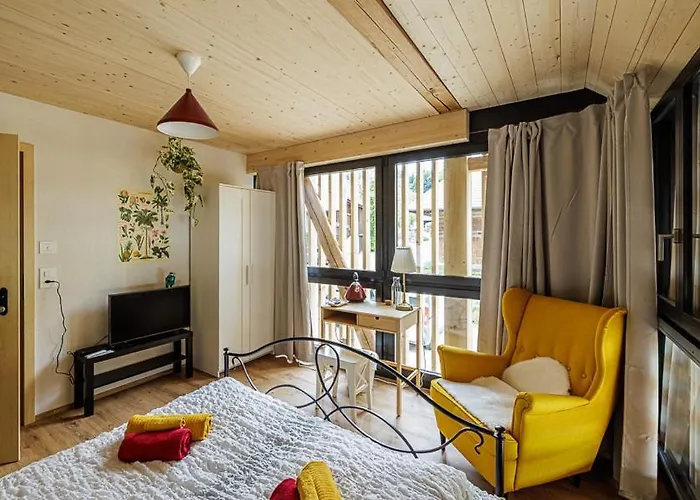 Uelis-stoeckli-gaestezimmer Auf Bauernhof Mit Billiard Und Alpakatrekking Meikirch